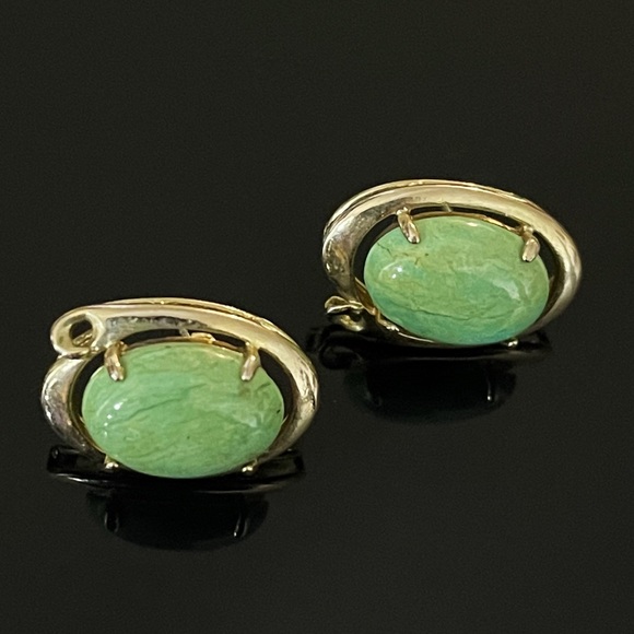 ✨Elegant Vintage Green Gem Stud Earrings - Picture 1 of 2